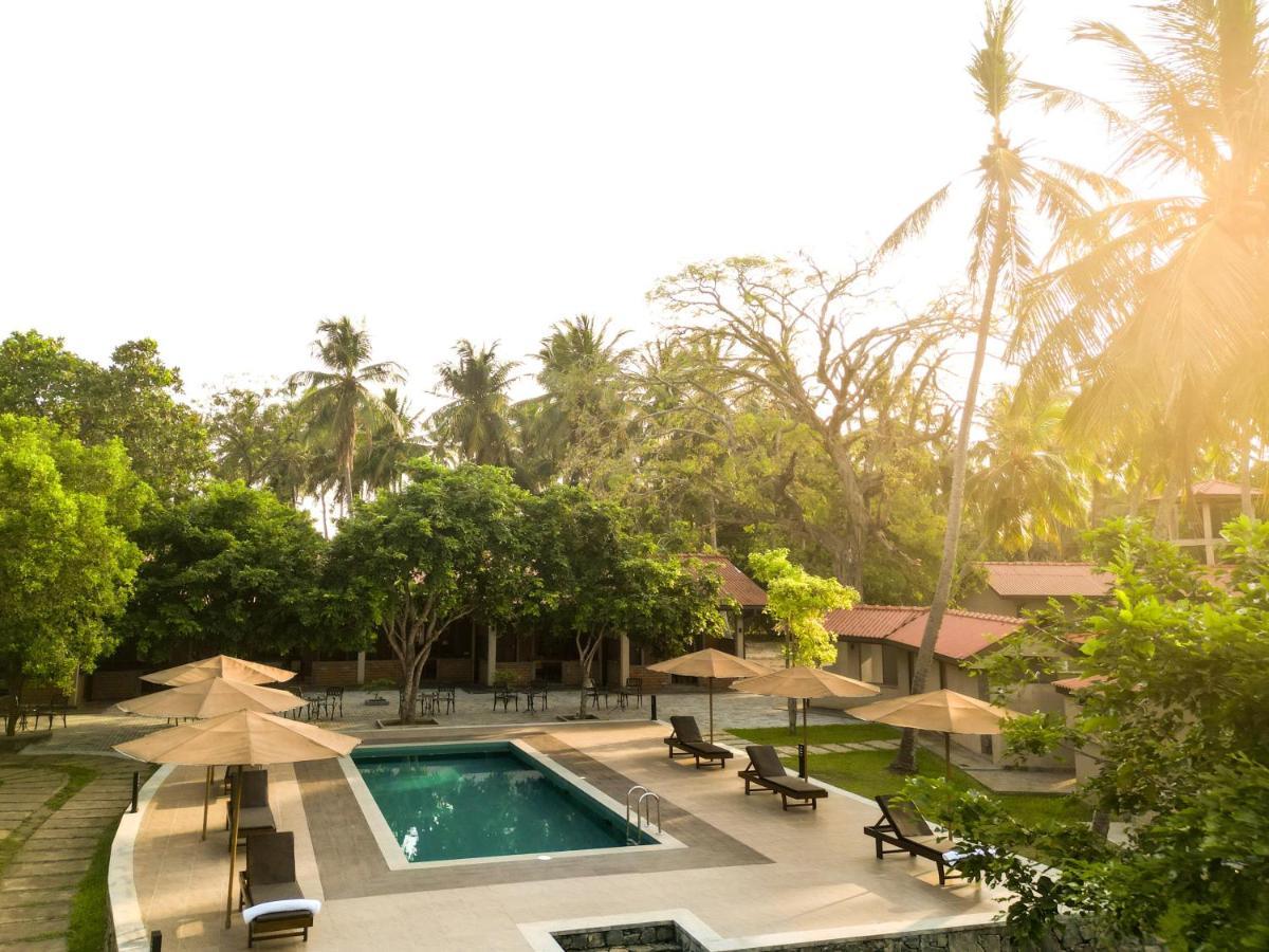 Malala Retreat Hotel Hambantota Buitenkant foto