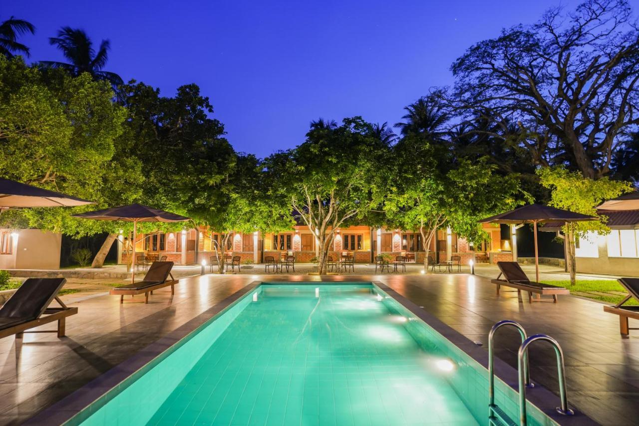 Malala Retreat Hotel Hambantota Buitenkant foto