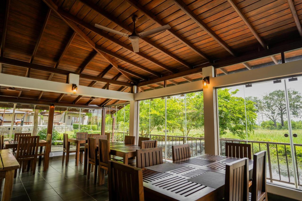 Malala Retreat Hotel Hambantota Buitenkant foto