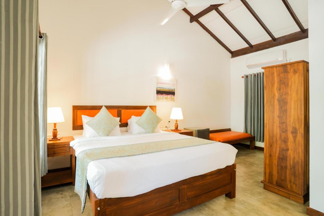 Malala Retreat Hotel Hambantota Buitenkant foto