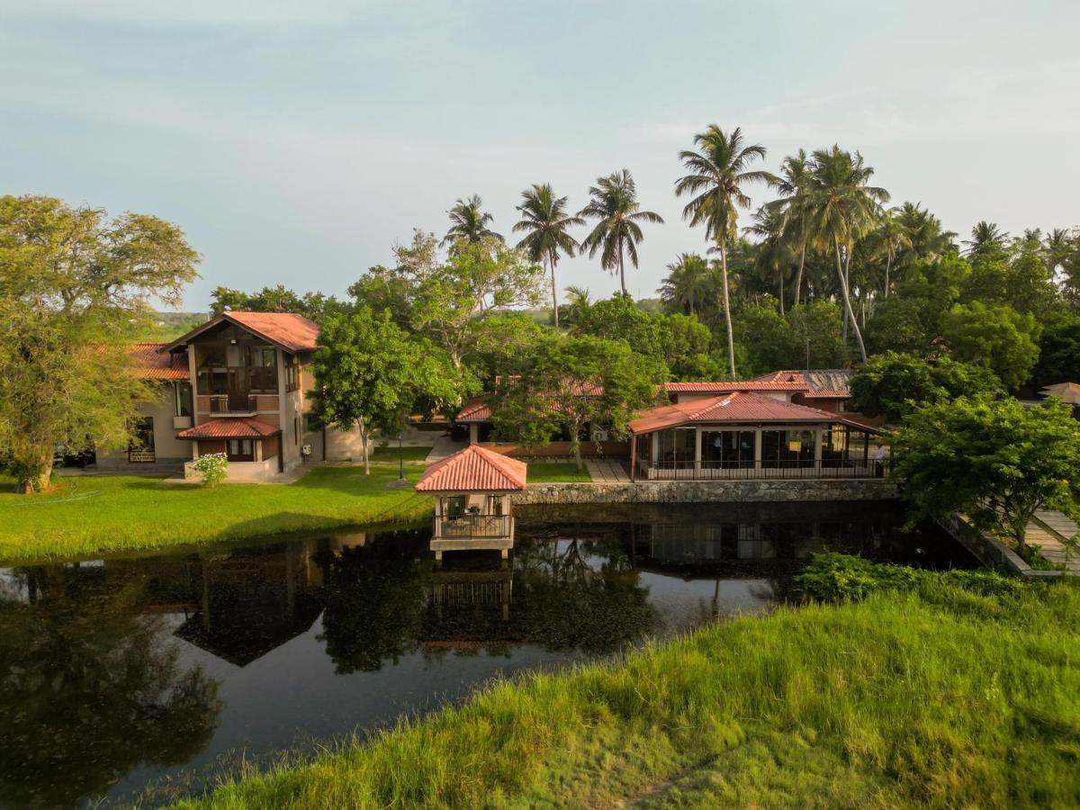 Malala Retreat Hotel Hambantota Buitenkant foto