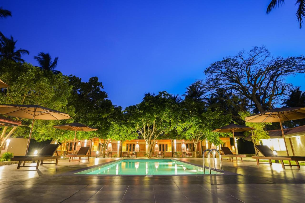 Malala Retreat Hotel Hambantota Buitenkant foto