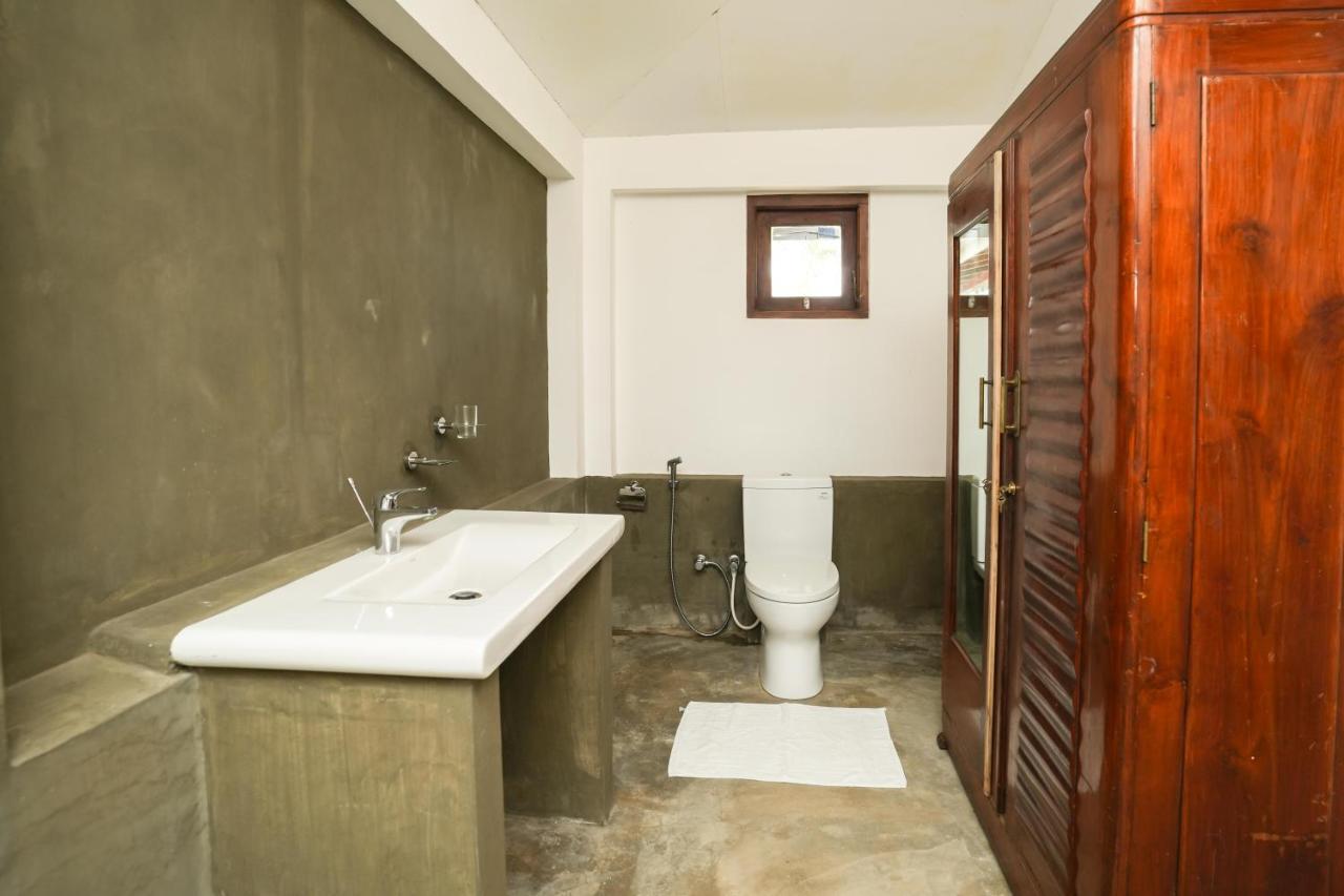 Malala Retreat Hotel Hambantota Buitenkant foto