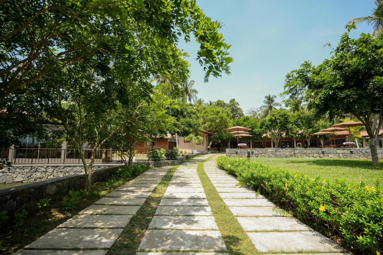 Malala Retreat Hotel Hambantota Buitenkant foto